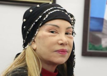 81 yaşındaki Bedia Akartürk’ün estetik nedeni