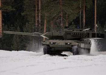 Almanya, Polonya’nın Ukrayna’ya Leopard sevkiyatına izin verdi