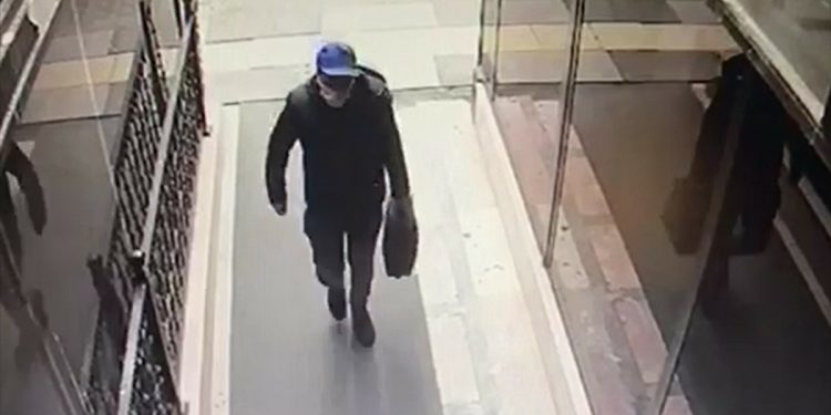 Ankara’da kargocu kılığında aldıkları imzalarla sahte senet düzenlediler