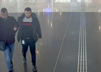 Aranan suçlu İstanbul Havalimanı’na annesini karşılamaya gelince yakalandı