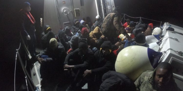 Aydın’da, 45 kaçak göçmen kurtarıldı