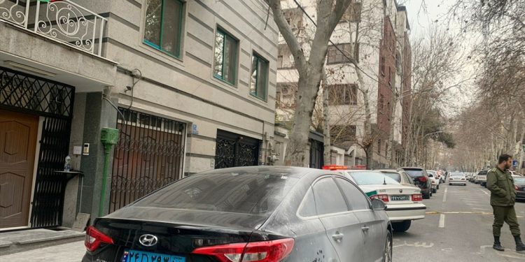 Azerbaycan: Tahran Büyükelçiliği’ni tahliye edeceğiz