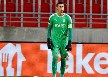 Berke Özer’den Altay Bayındır ve Fenerbahçe açıklaması