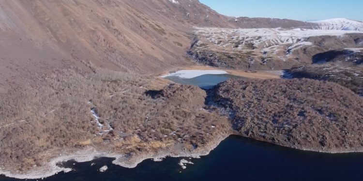 Bitlis’te 2 mevsim aynı anda yaşanıyor