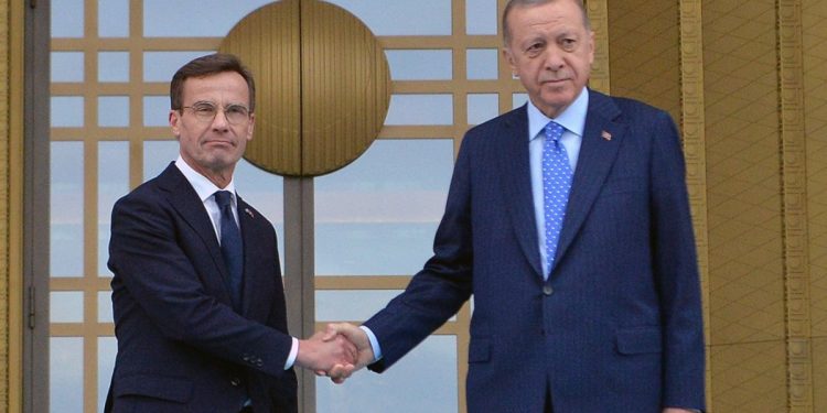 Bloomberg: NATO ülkeleri, Erdoğan’a baskı yapmalı