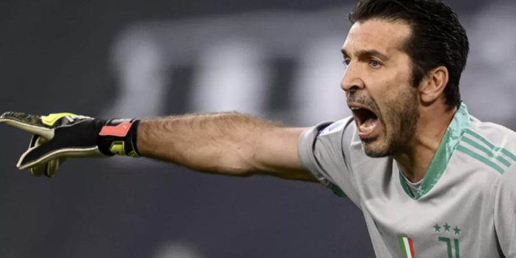 Buffon, performansıyla yıllara meydan okuyor