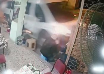 Bursa’da 2 kişi, ölümden kıl payı kurtuldu