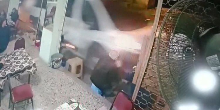 Bursa’da 2 kişi, ölümden kıl payı kurtuldu