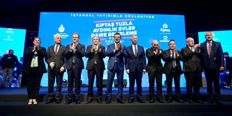 CHP’li büyükşehir belediye başkanları İstanbul’da buluştu