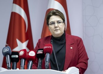 Derya Yanık: Eşcinsellikle mücadele yaşam tarzına müdahale değil