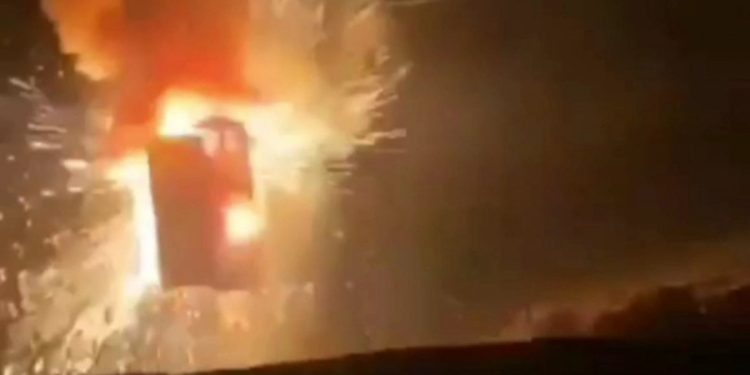 Diyarbakır’da alev alan trafo patladı