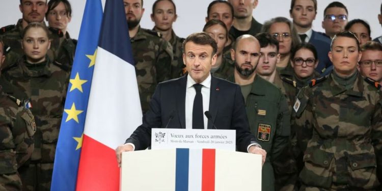 Emmanuel Macron: Silahlı kuvvetleri dönüştürmek zorundayız