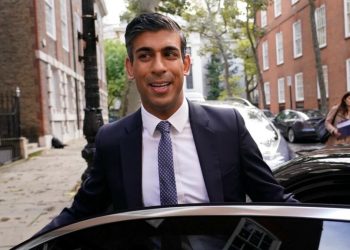 Emniyet kemeri takmayan İngiltere Başbakanı Sunak’a soruşturma