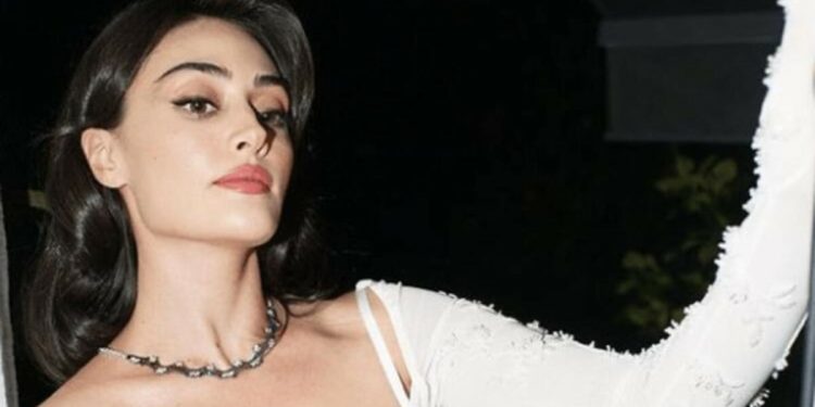 Esra Bilgiç, evliliği anlattı