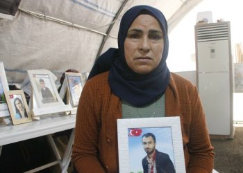 Evlat nöbetindeki anne: Ruh sağlığım bozuldu