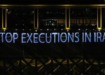 Eyfel Kulesi’ne slogan yansıtıldı: İran’daki idamları durdurun