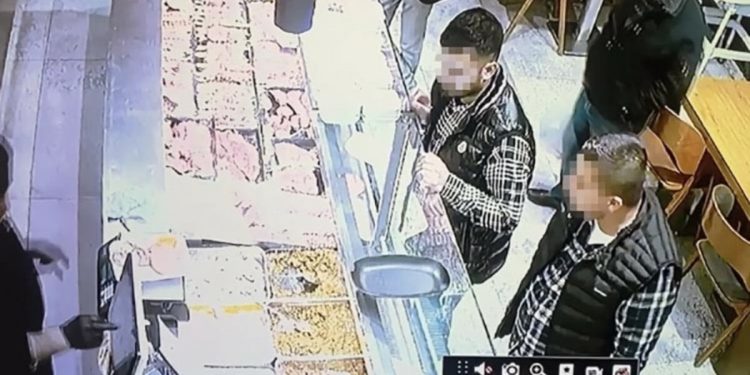 Eyüpsultan’da yiyip içip hesabı ödemeden kaçtılar