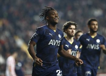 Fenerbahçe, Antalyaspor’u mağlup etti