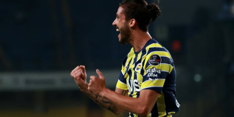 Fenerbahçe, Gustavo Henrique ile sözleşme feshini görüştü