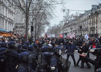 Fransa’da emeklilik reformu protestolarına set müdahale
