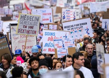 Fransa’da pratisyen hekimler, çalışma koşullarının iyileştirilmesini istiyor