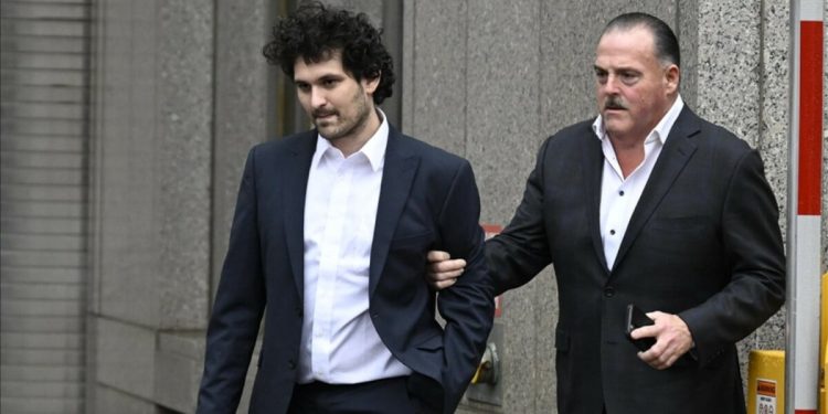 FTX’in kurucusunun 700 milyon dolarlık varlığına el konuldu