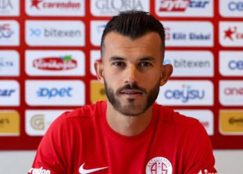 Güray Vural: Galatasaray’da herkes oynamak ister