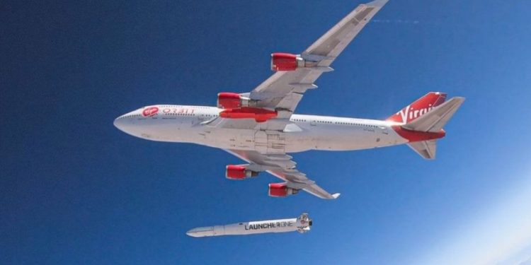 İngiltere’nin fırlattığı roket uydularla uzayda kayboldu