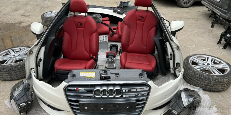 İstanbul’da eski otomobilini çalıp parçalattı