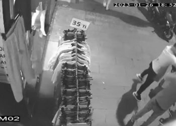 İstanbul’da kadını taciz eden sapığa esnaf dayağı