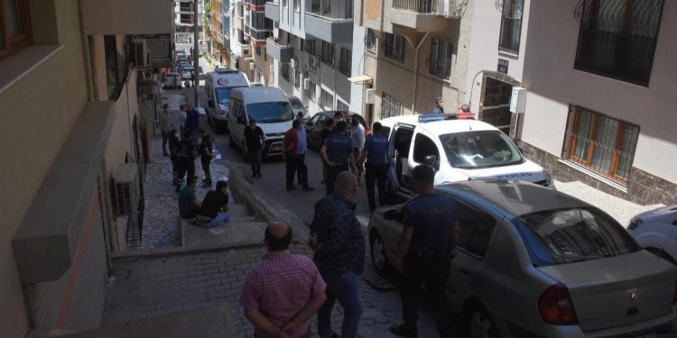 İzmir’de kızını boğarak öldüren anneye, tahrik indirimi yapıldı