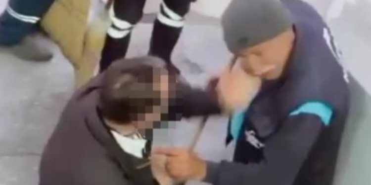 İzmir’de temizlik işçisi tokatlı saldırıya uğradı