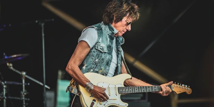 Jeff Beck kimdir, neden öldü? Ünlü gitarist hayatını kaybetti! Jeff Beck nereli ve kaç yaşındaydı?