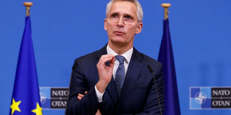 Jens Stoltenberg: Ukrayna’ya daha fazla silah sevkiyatı bekliyorum