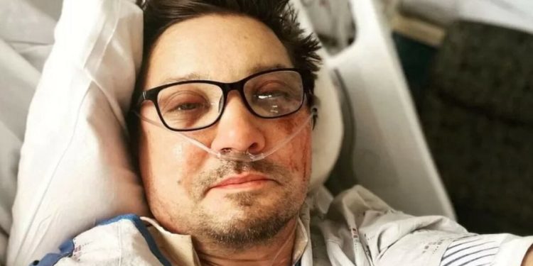 Jeremy Renner’ın vücudunda 30’dan fazla kemik kırıldı