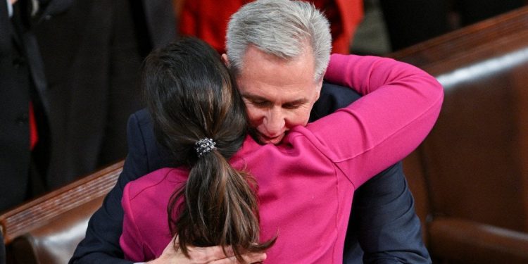 Kevin McCarthy, 15’inci turun sonunda Temsilciler Meclisi Başkanı oldu