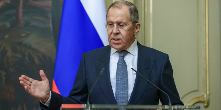 Lavrov: Yunanistan ABD’ye boyun eğdi