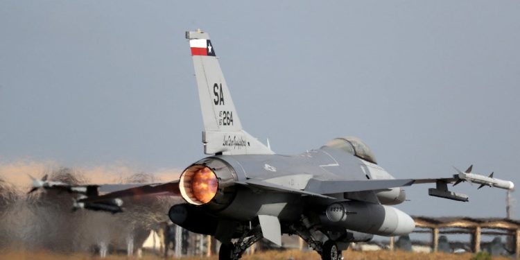 Lockheed Martin, Ukrayna’ya F-16 desteğine hazır