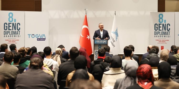 Mevlüt Çavuşoğlu’ndan Batı ülkelerine sert tepki