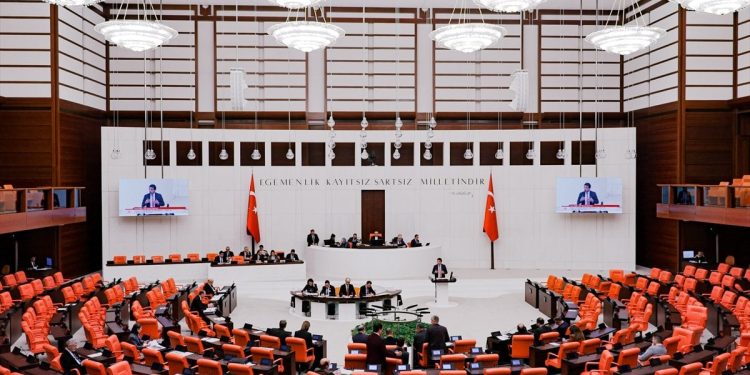 Muhalafet partilerinin kanun tekliflerine verdiği değişiklik önerileri