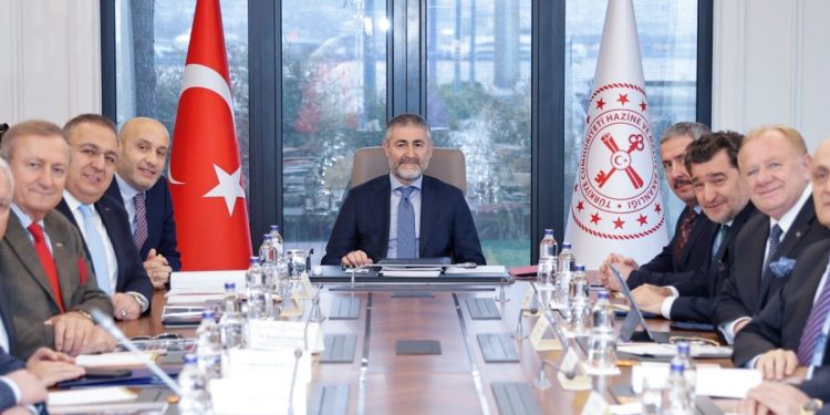 Nureddin Nebati, TİM yönetimi ile ihracatı konuştu