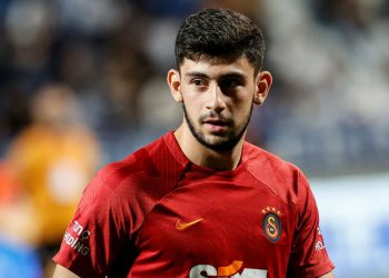 Okan Buruk, Yusuf Demir’i kiralık gitmesi için ikna etmeye çalışıyor