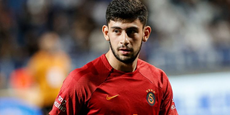 Okan Buruk, Yusuf Demir’i kiralık gitmesi için ikna etmeye çalışıyor