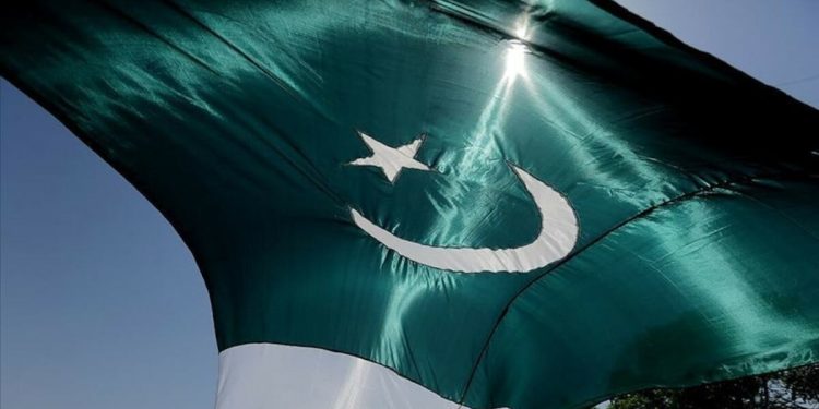 Pakistan’da otomobil ve motosiklet üretimi durdu