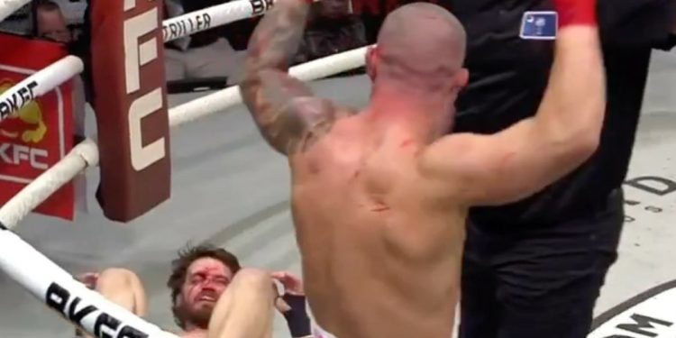 Pitbull lakaplı Murat Kazgan, ABD’li Jordan Weeks’i nakavt etti