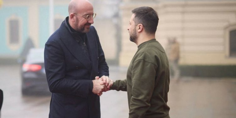 Politico: AB, Ukrayna’yı borç krizine sürüklüyor