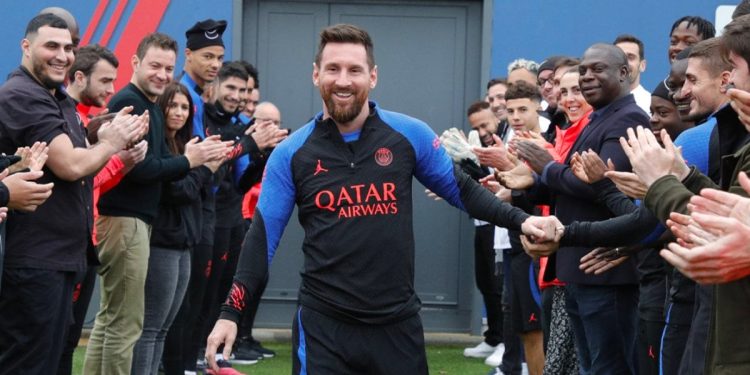 PSG’den Lionel Messi’ye şampiyonluk karşılaması