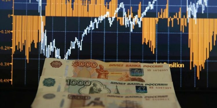 Rus ekonomisinin 2022’de yüzde 2,5 küçülmesi bekleniyor