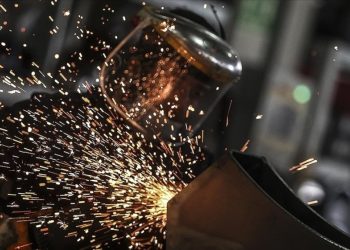 Sanayi üretiminin kasımda daralması bekleniyor