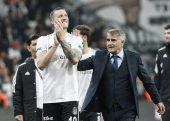 Şenol Güneş’ten Wout Weghorst’a sitem